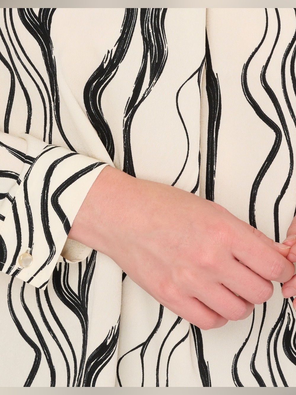 Adrianna Papell Ivory & Black Abstract Brush Tie-Neck Blouse | Small - Picture 5 of 14